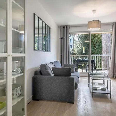 A 300m De La De Апартаменты